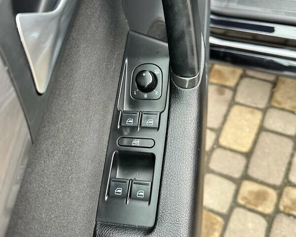 Чорний Фольксваген Пассат, об'ємом двигуна 1.97 л та пробігом 257 тис. км за 11500 $, фото 19 на Automoto.ua