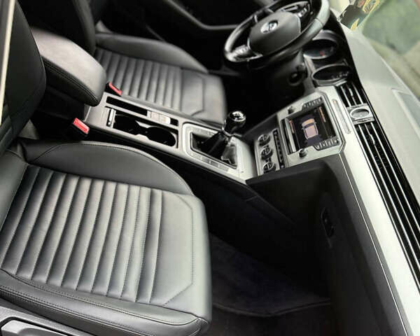 Чорний Фольксваген Пассат, об'ємом двигуна 1.97 л та пробігом 290 тис. км за 12500 $, фото 7 на Automoto.ua