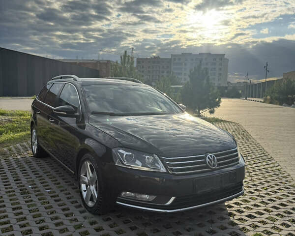 Черный Фольксваген Пассат, объемом двигателя 1.97 л и пробегом 278 тыс. км за 11400 $, фото 26 на Automoto.ua