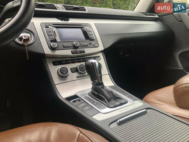 Чорний Фольксваген Пассат, об'ємом двигуна 2 л та пробігом 223 тис. км за 13990 $, фото 74 на Automoto.ua