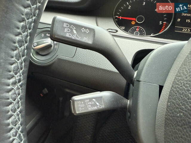 Чорний Фольксваген Пассат, об'ємом двигуна 2 л та пробігом 365 тис. км за 10999 $, фото 32 на Automoto.ua