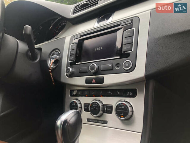 Чорний Фольксваген Пассат, об'ємом двигуна 2 л та пробігом 223 тис. км за 13990 $, фото 64 на Automoto.ua