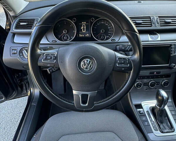 Черный Фольксваген Пассат, объемом двигателя 2 л и пробегом 315 тыс. км за 12400 $, фото 12 на Automoto.ua