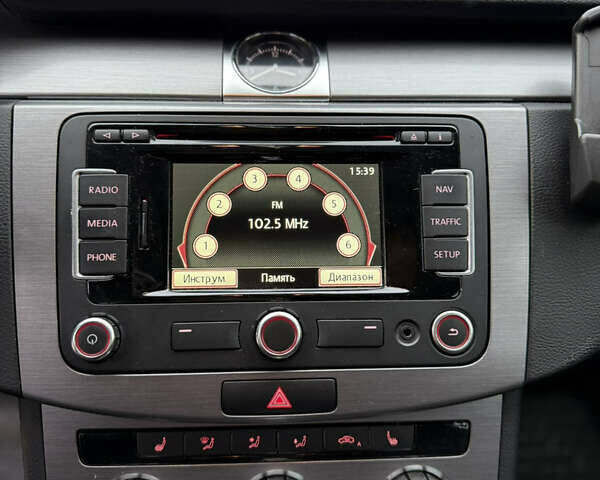 Черный Фольксваген Пассат, объемом двигателя 1.97 л и пробегом 315 тыс. км за 11300 $, фото 12 на Automoto.ua