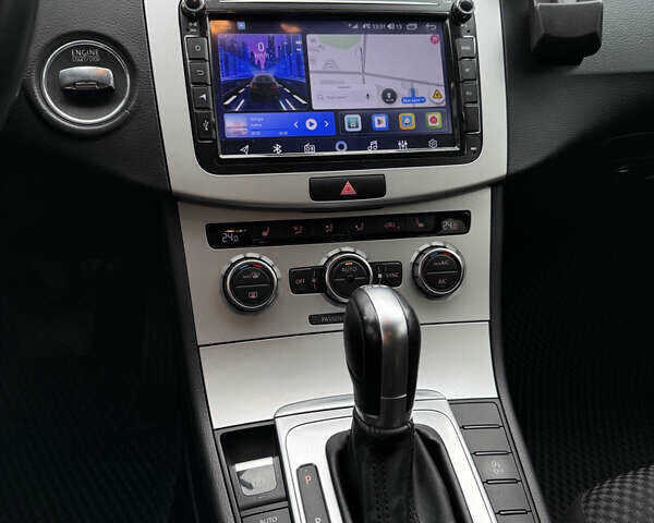 Чорний Фольксваген Пассат, об'ємом двигуна 2 л та пробігом 251 тис. км за 11699 $, фото 20 на Automoto.ua