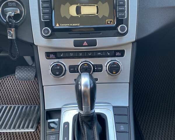 Черный Фольксваген Пассат, объемом двигателя 2 л и пробегом 275 тыс. км за 13599 $, фото 19 на Automoto.ua