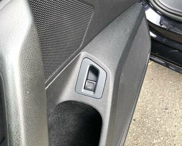 Черный Фольксваген Пассат, объемом двигателя 1.6 л и пробегом 235 тыс. км за 14800 $, фото 15 на Automoto.ua