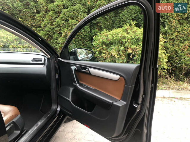 Чорний Фольксваген Пассат, об'ємом двигуна 2 л та пробігом 223 тис. км за 13990 $, фото 58 на Automoto.ua