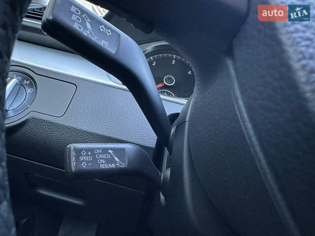 Чорний Фольксваген Пассат, об'ємом двигуна 2 л та пробігом 212 тис. км за 13850 $, фото 27 на Automoto.ua