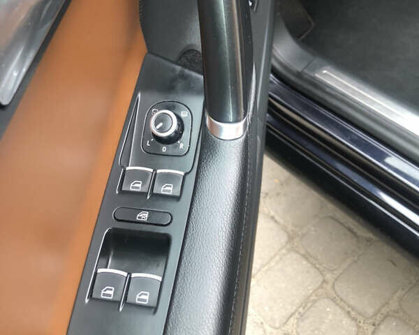 Чорний Фольксваген Пассат, об'ємом двигуна 2 л та пробігом 223 тис. км за 13990 $, фото 82 на Automoto.ua