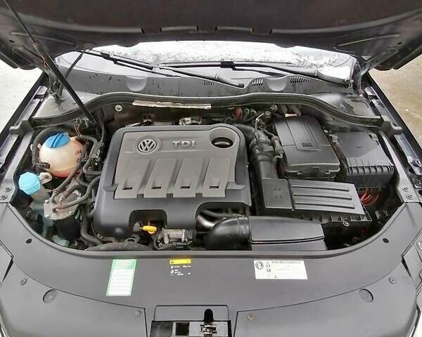 Черный Фольксваген Пассат, объемом двигателя 2 л и пробегом 236 тыс. км за 10700 $, фото 2 на Automoto.ua