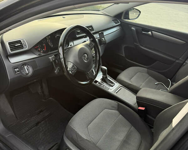 Черный Фольксваген Пассат, объемом двигателя 1.97 л и пробегом 278 тыс. км за 11400 $, фото 11 на Automoto.ua