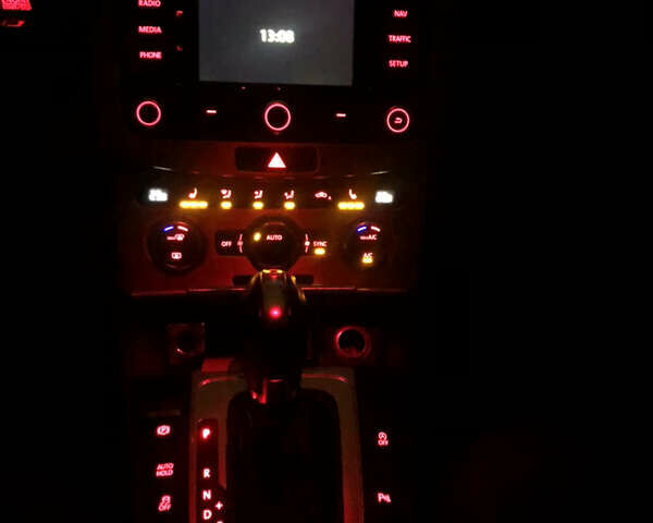 Чорний Фольксваген Пассат, об'ємом двигуна 2 л та пробігом 223 тис. км за 13990 $, фото 46 на Automoto.ua