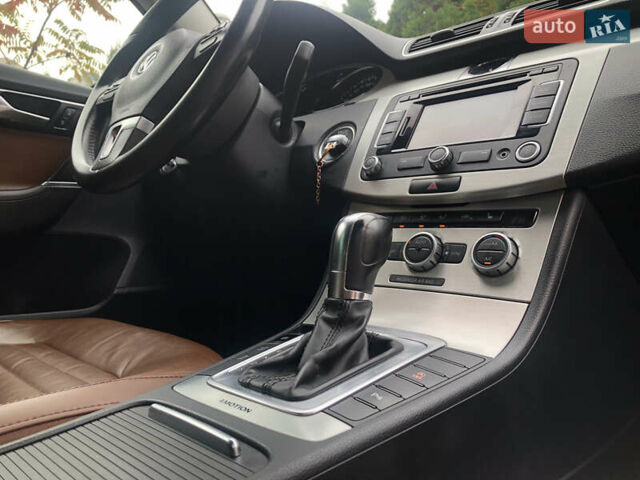 Чорний Фольксваген Пассат, об'ємом двигуна 2 л та пробігом 223 тис. км за 13990 $, фото 61 на Automoto.ua