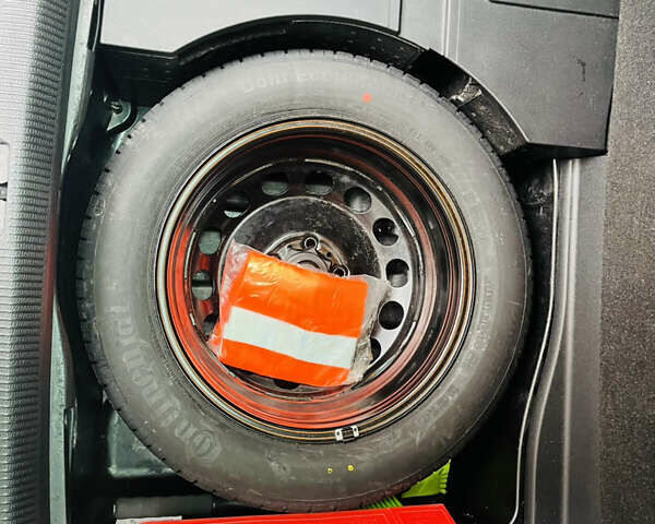 Чорний Фольксваген Пассат, об'ємом двигуна 2 л та пробігом 280 тис. км за 12700 $, фото 23 на Automoto.ua