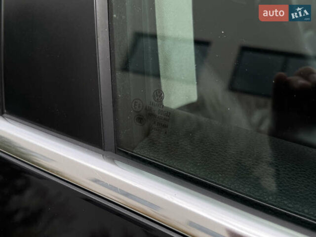 Чорний Фольксваген Пассат, об'ємом двигуна 2 л та пробігом 193 тис. км за 13500 $, фото 109 на Automoto.ua