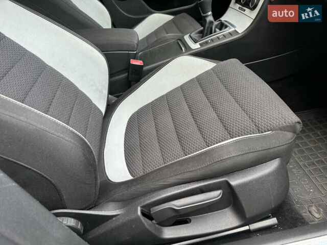 Черный Фольксваген Пассат, объемом двигателя 2 л и пробегом 235 тыс. км за 12300 $, фото 48 на Automoto.ua