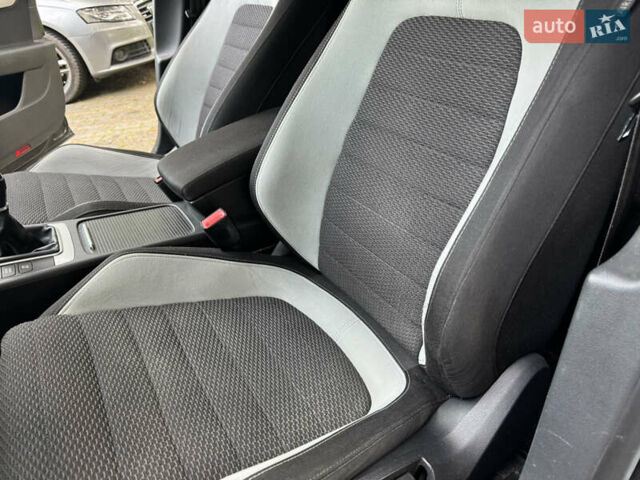 Черный Фольксваген Пассат, объемом двигателя 2 л и пробегом 235 тыс. км за 12300 $, фото 35 на Automoto.ua