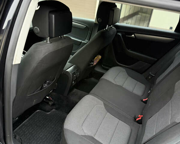 Черный Фольксваген Пассат, объемом двигателя 1.97 л и пробегом 315 тыс. км за 11300 $, фото 13 на Automoto.ua