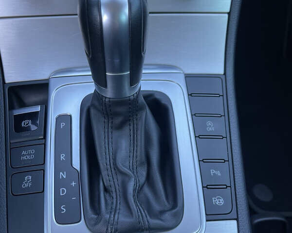 Черный Фольксваген Пассат, объемом двигателя 1.97 л и пробегом 204 тыс. км за 16000 $, фото 10 на Automoto.ua