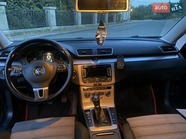 Черный Фольксваген Пассат, объемом двигателя 1.97 л и пробегом 300 тыс. км за 10700 $, фото 16 на Automoto.ua