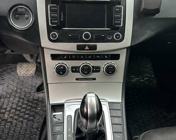 Чорний Фольксваген Пассат, об'ємом двигуна 1.97 л та пробігом 286 тис. км за 10999 $, фото 21 на Automoto.ua