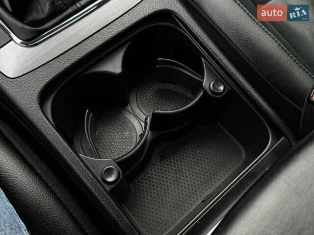 Чорний Фольксваген Пассат, об'ємом двигуна 2 л та пробігом 193 тис. км за 13500 $, фото 76 на Automoto.ua