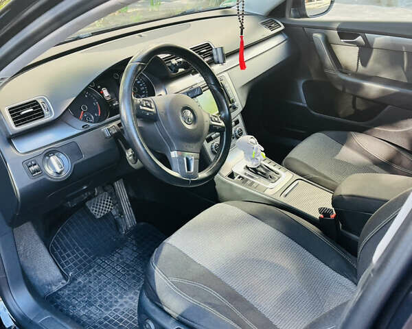 Чорний Фольксваген Пассат, об'ємом двигуна 2 л та пробігом 280 тис. км за 12700 $, фото 12 на Automoto.ua