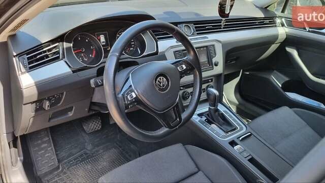 Черный Фольксваген Пассат, объемом двигателя 2 л и пробегом 253 тыс. км за 16500 $, фото 3 на Automoto.ua