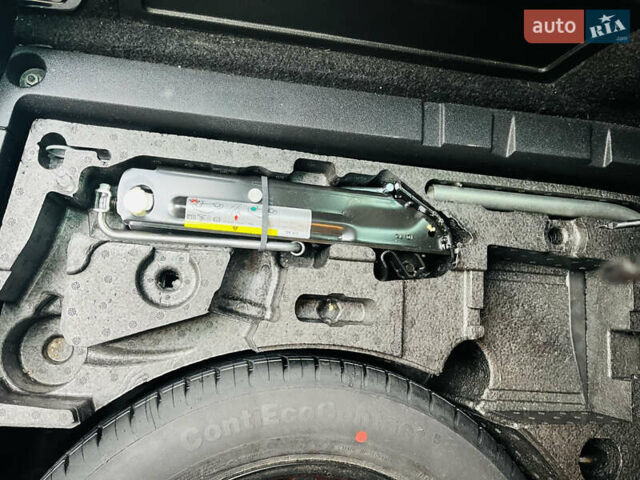 Чорний Фольксваген Пассат, об'ємом двигуна 2 л та пробігом 280 тис. км за 12700 $, фото 24 на Automoto.ua