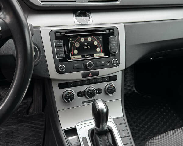 Черный Фольксваген Пассат, объемом двигателя 2 л и пробегом 202 тыс. км за 11800 $, фото 7 на Automoto.ua