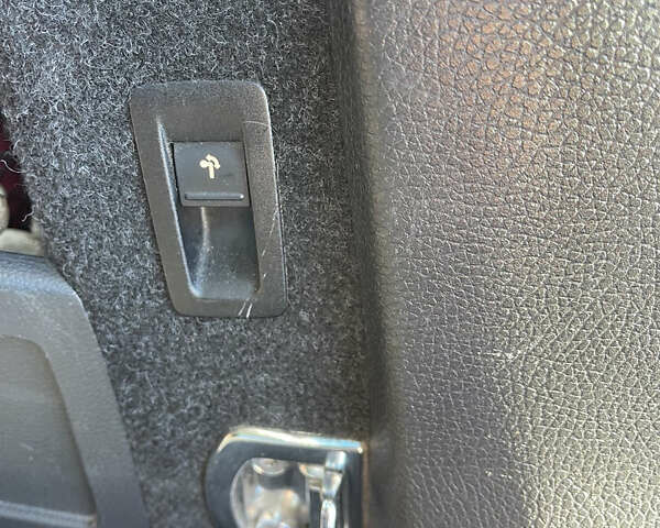 Черный Фольксваген Пассат, объемом двигателя 1.97 л и пробегом 204 тыс. км за 16000 $, фото 19 на Automoto.ua