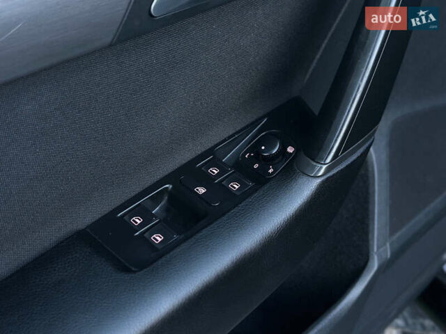 Чорний Фольксваген Пассат, об'ємом двигуна 1.97 л та пробігом 278 тис. км за 11300 $, фото 14 на Automoto.ua