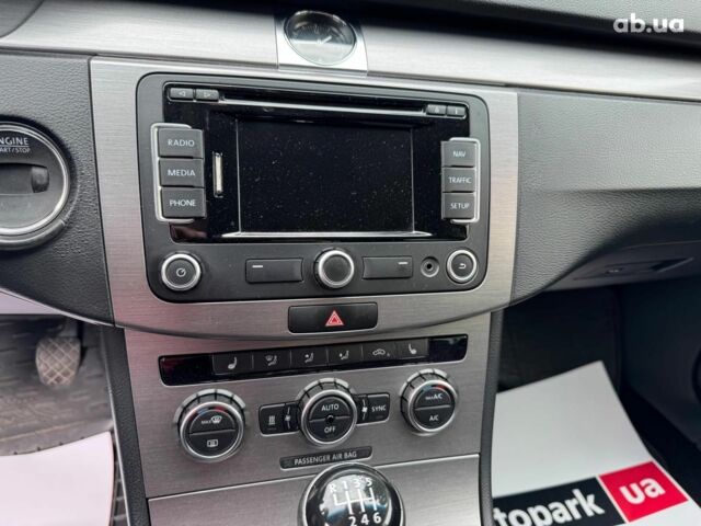 Черный Фольксваген Пассат, объемом двигателя 2 л и пробегом 226 тыс. км за 10490 $, фото 25 на Automoto.ua