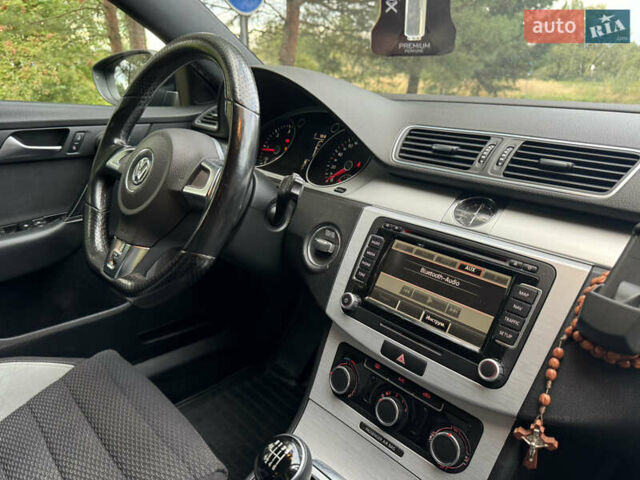 Черный Фольксваген Пассат, объемом двигателя 2 л и пробегом 235 тыс. км за 12300 $, фото 46 на Automoto.ua