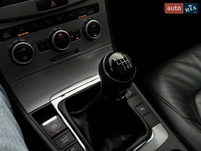 Чорний Фольксваген Пассат, об'ємом двигуна 2 л та пробігом 193 тис. км за 13500 $, фото 69 на Automoto.ua