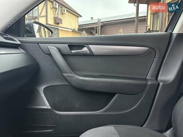 Чорний Фольксваген Пассат, об'ємом двигуна 1.97 л та пробігом 268 тис. км за 9999 $, фото 44 на Automoto.ua