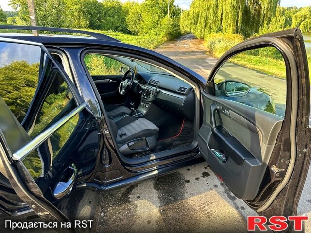 Черный Фольксваген Пассат, объемом двигателя 2 л и пробегом 300 тыс. км за 11000 $, фото 7 на Automoto.ua