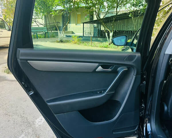 Чорний Фольксваген Пассат, об'ємом двигуна 2 л та пробігом 280 тис. км за 12700 $, фото 15 на Automoto.ua