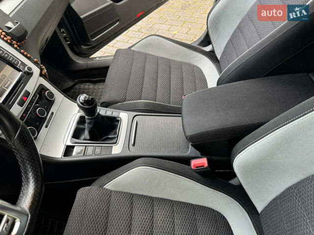 Черный Фольксваген Пассат, объемом двигателя 2 л и пробегом 235 тыс. км за 12300 $, фото 34 на Automoto.ua