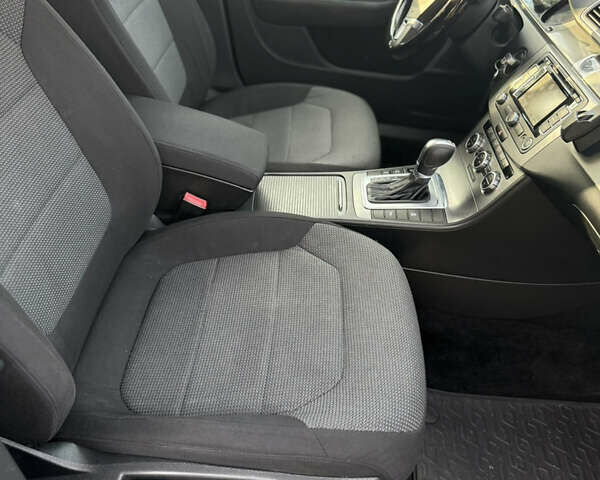 Черный Фольксваген Пассат, объемом двигателя 1.97 л и пробегом 278 тыс. км за 11400 $, фото 21 на Automoto.ua