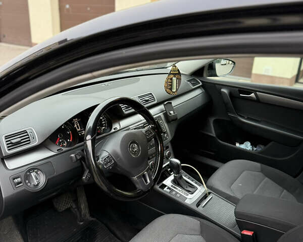 Черный Фольксваген Пассат, объемом двигателя 1.97 л и пробегом 315 тыс. км за 11300 $, фото 17 на Automoto.ua