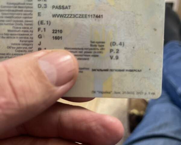 Чорний Фольксваген Пассат, об'ємом двигуна 1.97 л та пробігом 370 тис. км за 12000 $, фото 13 на Automoto.ua