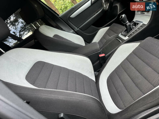 Черный Фольксваген Пассат, объемом двигателя 2 л и пробегом 235 тыс. км за 12300 $, фото 49 на Automoto.ua