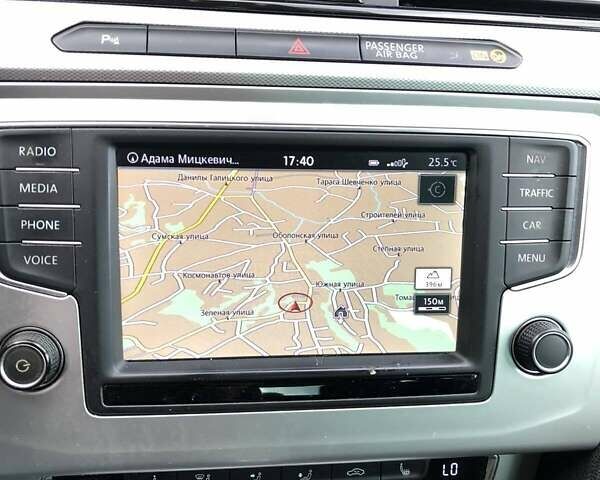 Черный Фольксваген Пассат, объемом двигателя 1.6 л и пробегом 235 тыс. км за 14800 $, фото 21 на Automoto.ua