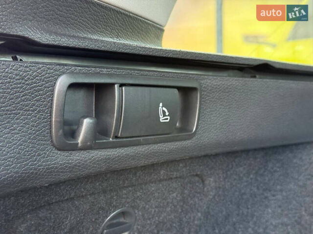 Чорний Фольксваген Пассат, об'ємом двигуна 1.6 л та пробігом 230 тис. км за 10999 $, фото 39 на Automoto.ua