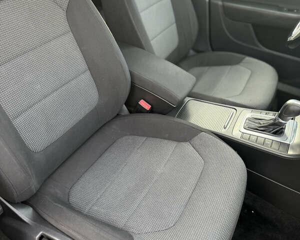 Черный Фольксваген Пассат, объемом двигателя 1.97 л и пробегом 278 тыс. км за 11400 $, фото 20 на Automoto.ua