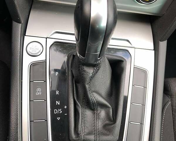 Черный Фольксваген Пассат, объемом двигателя 1.6 л и пробегом 235 тыс. км за 14800 $, фото 11 на Automoto.ua