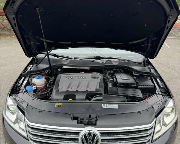 Черный Фольксваген Пассат, объемом двигателя 2 л и пробегом 202 тыс. км за 11800 $, фото 11 на Automoto.ua