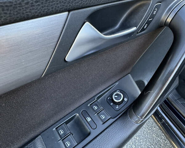 Черный Фольксваген Пассат, объемом двигателя 2 л и пробегом 315 тыс. км за 12400 $, фото 14 на Automoto.ua